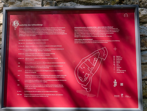 Informationstafel zur Geschichte des Schlossbergs und der Burg Hiltenburg